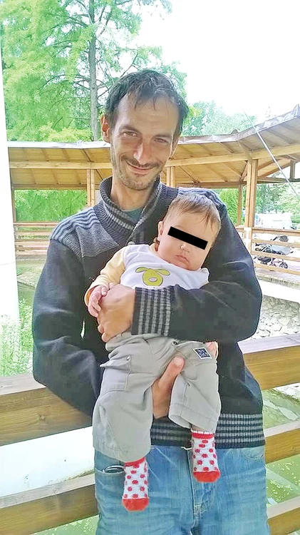 
    Mircea Dumitrana avea un băieţel de câteva luni  