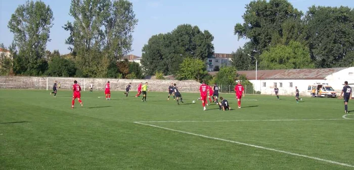 Cine vrea să joace fotbal la Focşani plăteşte