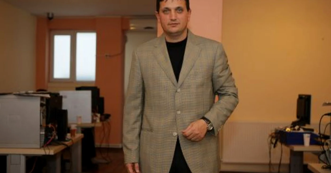 Marian Ezaru