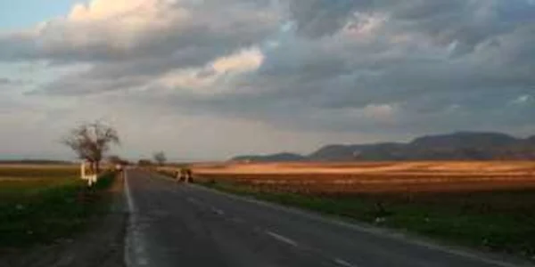 Blaga lansează programul „10.000 de km de drumuri judeţene şi locale”