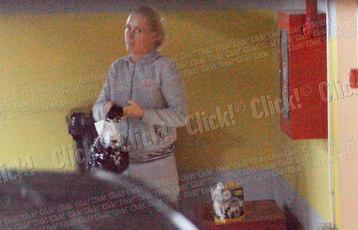 Fotoreporterii Click! au surprins-o pe fosta balerină în parcare