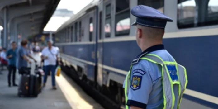 Poliţist în Gară FOTO: FB/OPFER