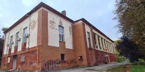 liceul industrial din hunedoara foto primaria hunedoara