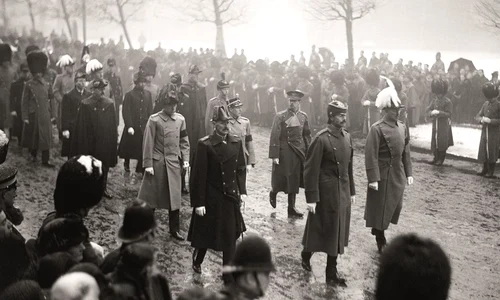 Principele Carol renunţă la drepturile de moştenitor al tronului  Argetoianu: „Fuga lui n a fost decât fapta unui degenerat priapic” jpeg