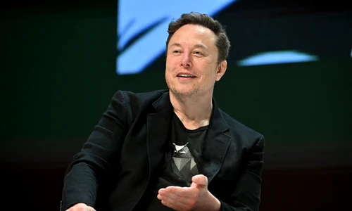 Elon Musk a comentat pe X protestele violente din Marea Britanie FOTO PROFIMEDIA