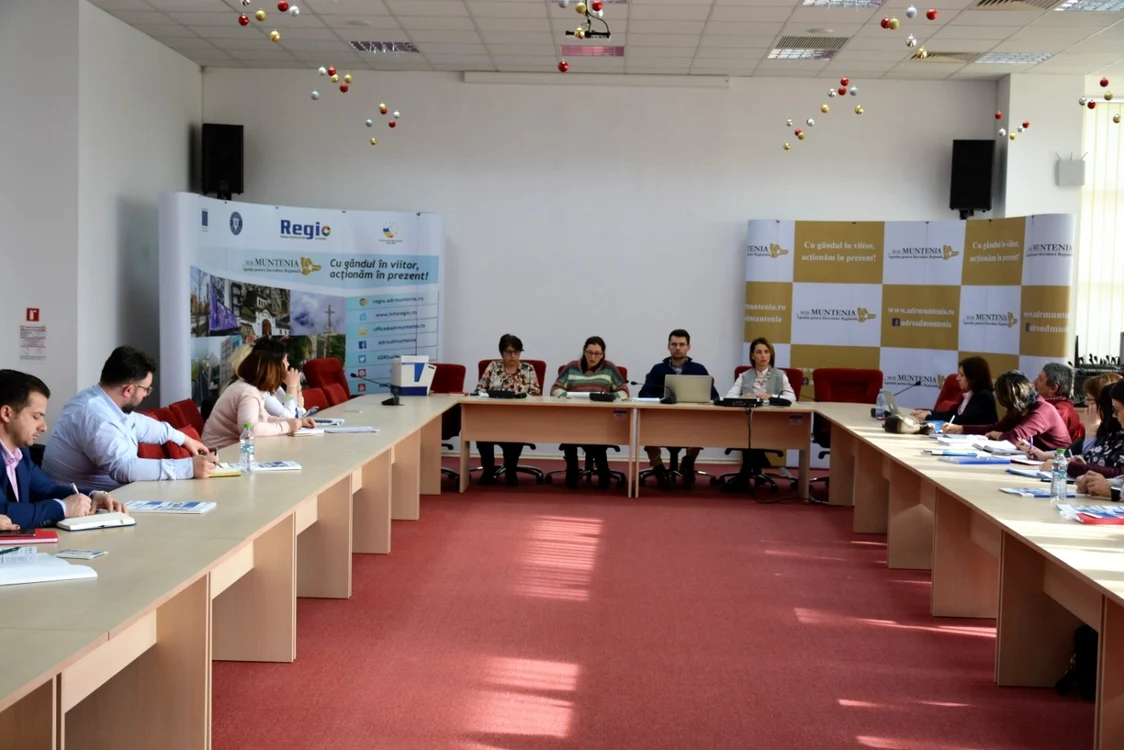 Seminar de instruire pentru beneficiarii de fonduri europene FOTO ADR Sud Muntenia