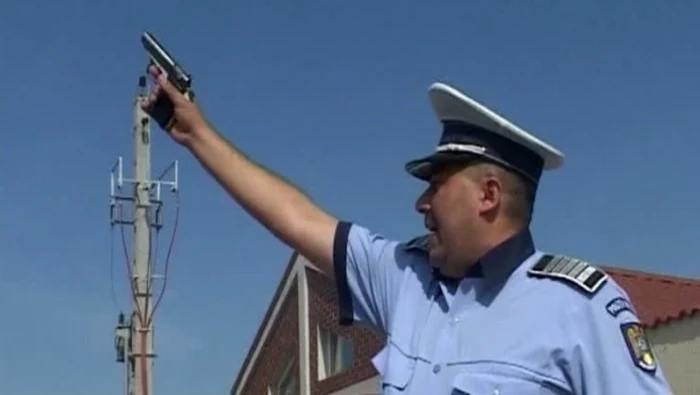 Poliţistul a tras mai multe focuri de armă Foto: Arhiva