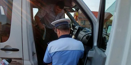 microbuz FOTO IPJ Mehedinti 