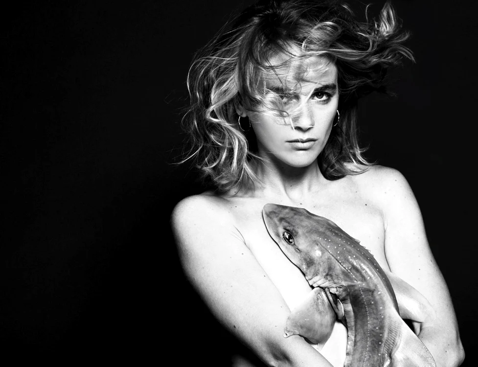 
    Cressida Bonas, goală în campania Fishlovefoto: Fishlove/Alan Gelati  