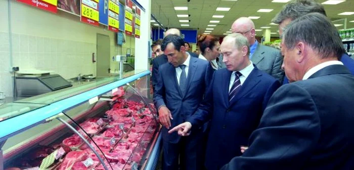 Apropiaţii lui Vladimir Putin beneficiază de pe urma embargoului pentru produse din UE