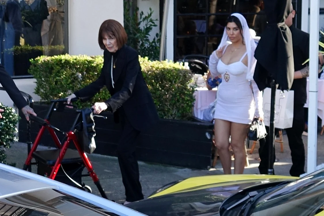 Kourtney Kardashian și Travis Barker s-au căsătorit în secret!