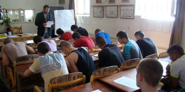 detinuti aiud