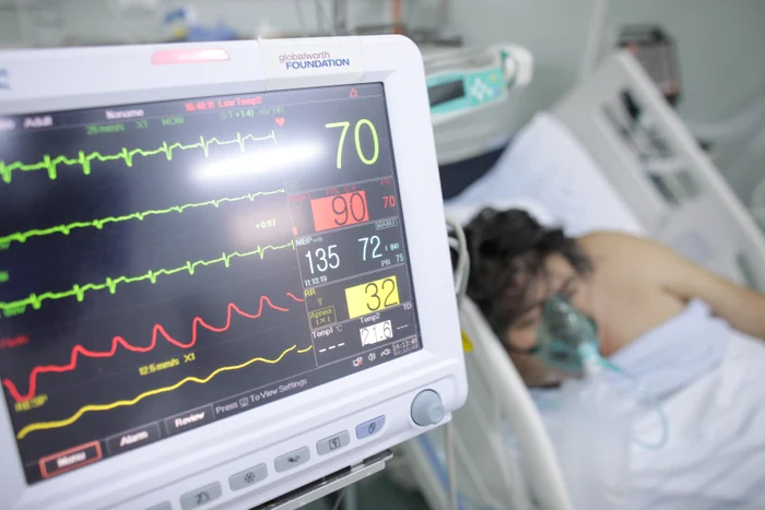 
    „Vă sfătuiesc pe toţi să vă vaccinaţi”, spune doctorul Ovidiu Ciobotaru   