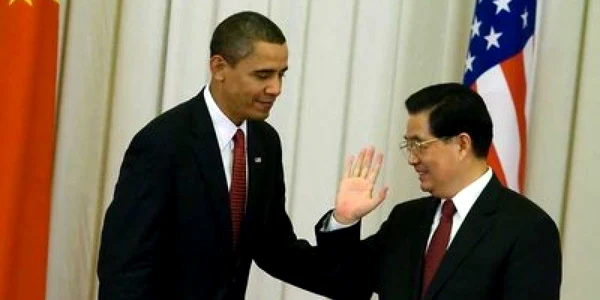Preşedintele american Barack Obama (stânga), alături de omologul său chinez, Hu Jintao (dreapta)