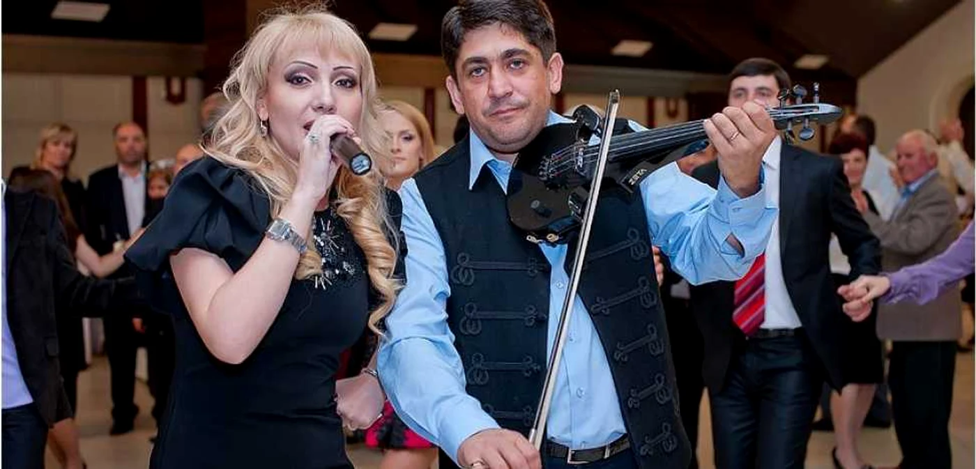 Adriana şi Corneliu Botgros divorţează după o căsnicie de 17 ani FOTO Facebook