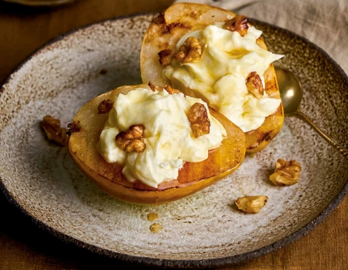 pere coapte cu miere si branza jpg