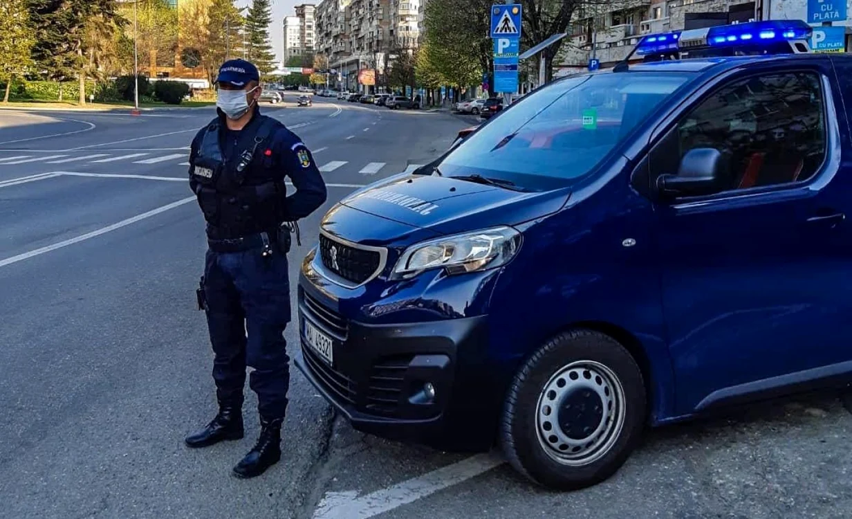Jandarmii au dat 20 de amenzi FOTO: Jandarmeria Argeş