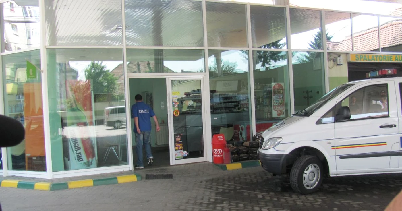 Cei trei suspecţi în cazul jafului de la supermarketul Lidl, arestaţi     FOTO Adevărul