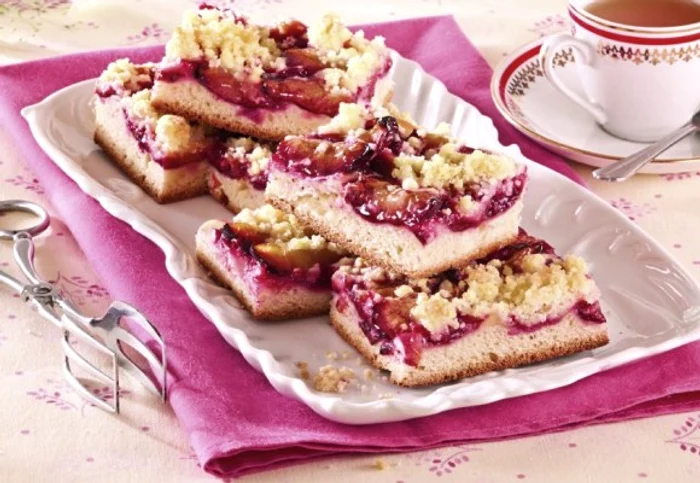 Răsfaţă-te cu o delicioasă prăjitură cu prune!clickpoftabuna.ro