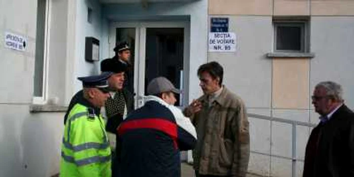 Poliţiştii au demarat o anchetă la secţia de votare 85 din cartierul ANL Cişmea