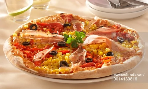 pizza in doua culori jpeg