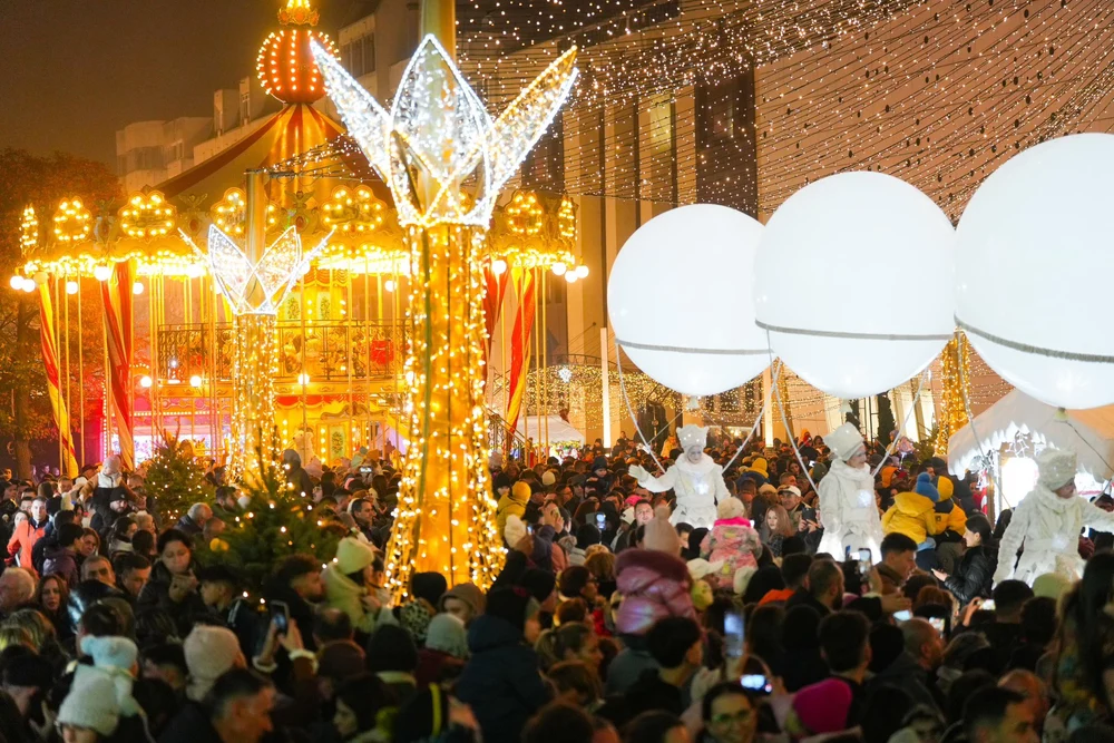 Cazare la preț „de Dubai” în orașul din Oltenia cu târg de Crăciun celebru. „Erau persoane care închiriau camere cu proprietarii în casă”