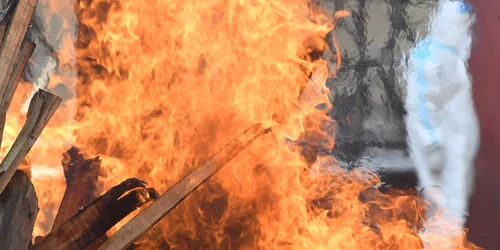 India răvăşită de valul doi al pandemiei. Crematoriile merg zi şi noapte FOTO EPA-EFE