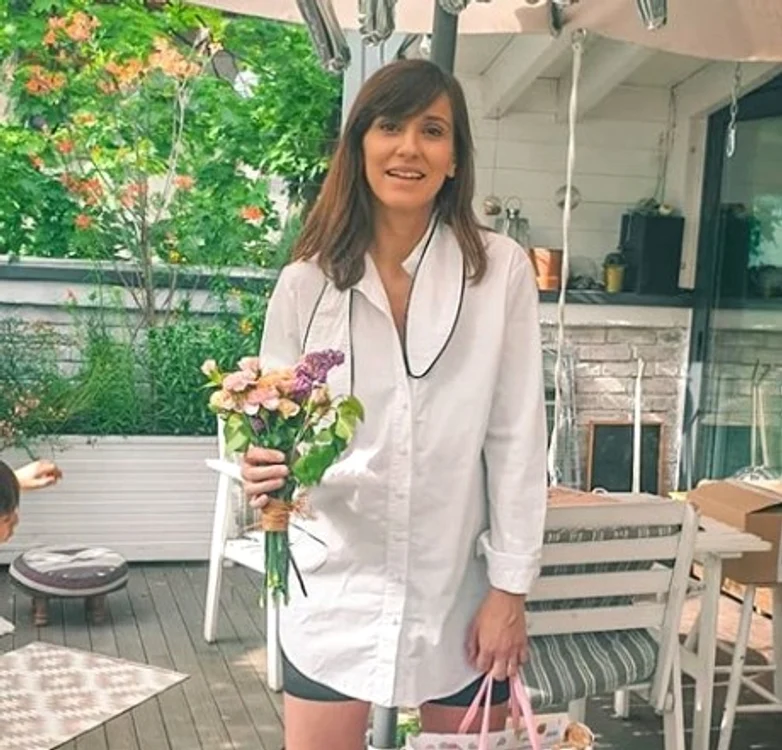 
    Dana Rogoz a intrat în luna a noua de sarcină  