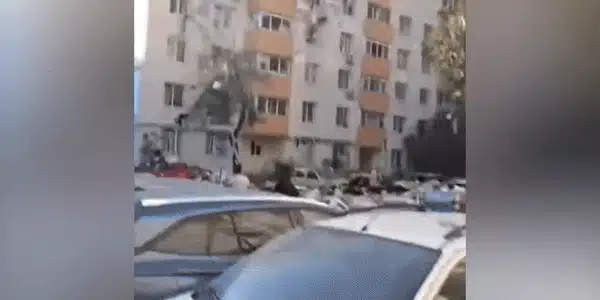explozie bloc gif
