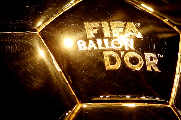 
    "Balonul de Aur" se acordă celui mai valoros fotbalist al anului  