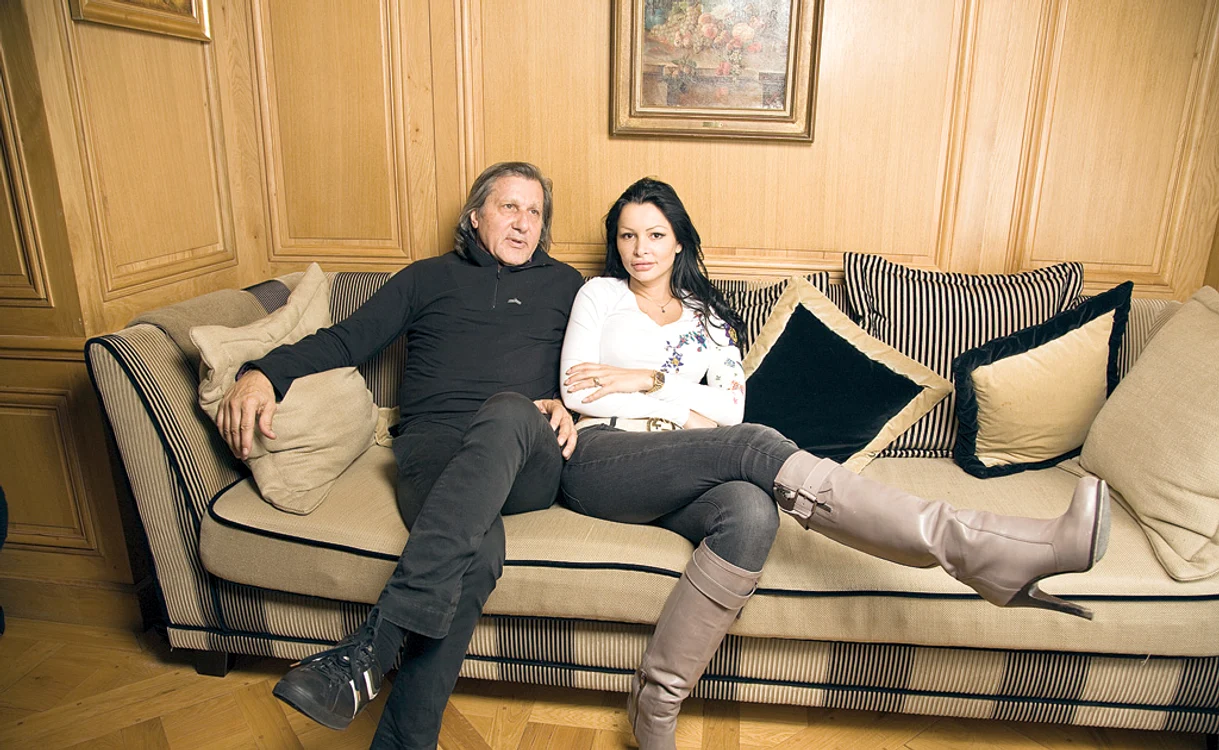 
    Ilie Năstase şi Brigitte  Sfăt s-au căsătorit pe  18 iunie 2013 şi, deşi  se contrazic toată ziua,  nici că se gândesc  la despărţire  