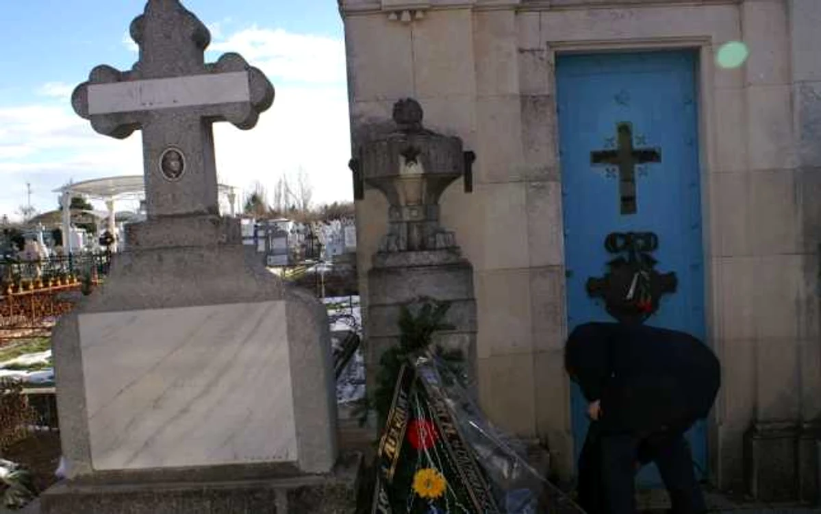 Cavoul familiie lui Sergiu Nicolaescu din Târgu Jiu
