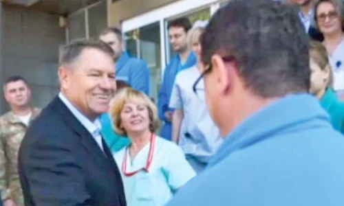 Iohannis le mulțumește medicilor, la externarea din spital jpeg