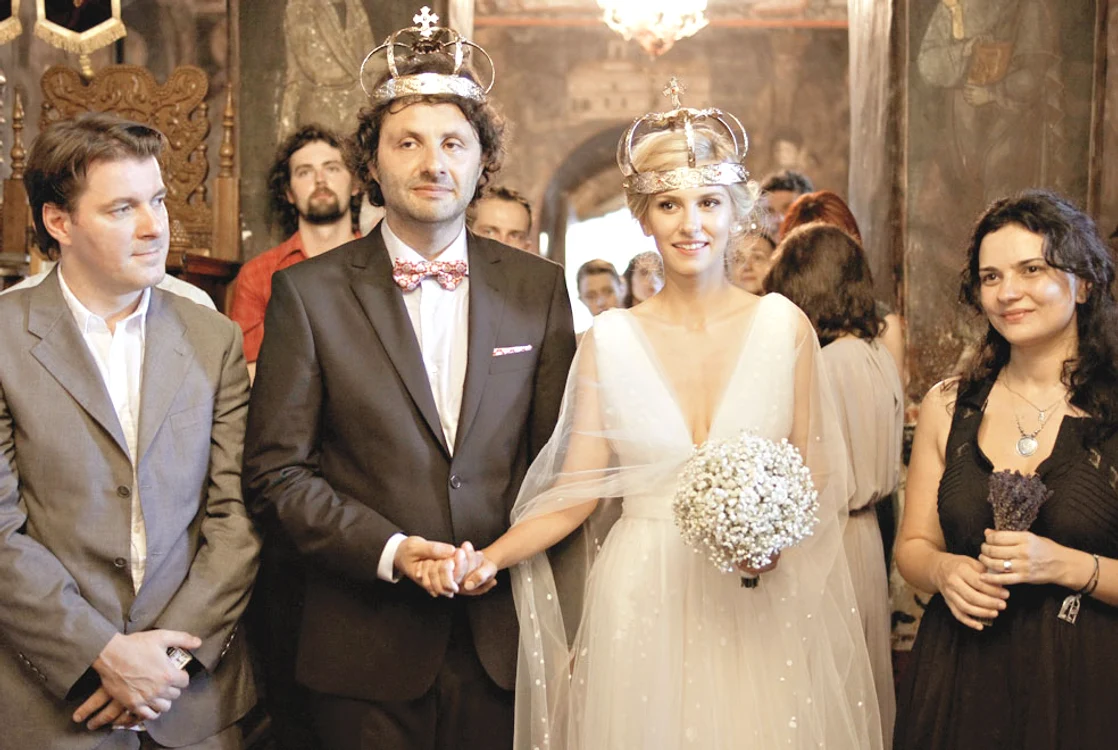 Naşii cuplului au fost nişte prieteni apropiaţi, Ionuţ şi Livia Martin