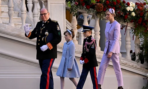Charlene și Albert de Monaco alături de copii GettyImages 2185581711 jpg