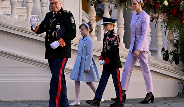 Charlene și Albert de Monaco alături de copii GettyImages 2185581711 jpg