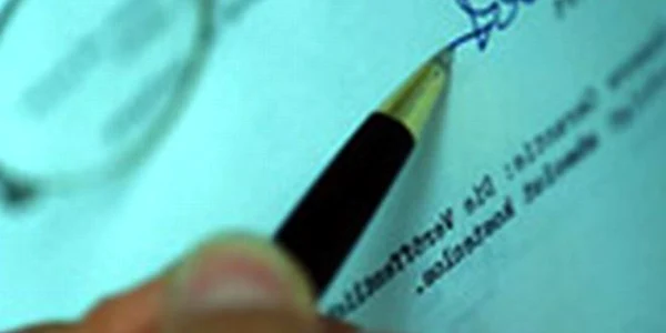 Oamenii au încheiat doar contracte pentru prestări servicii. (Arhivă) 