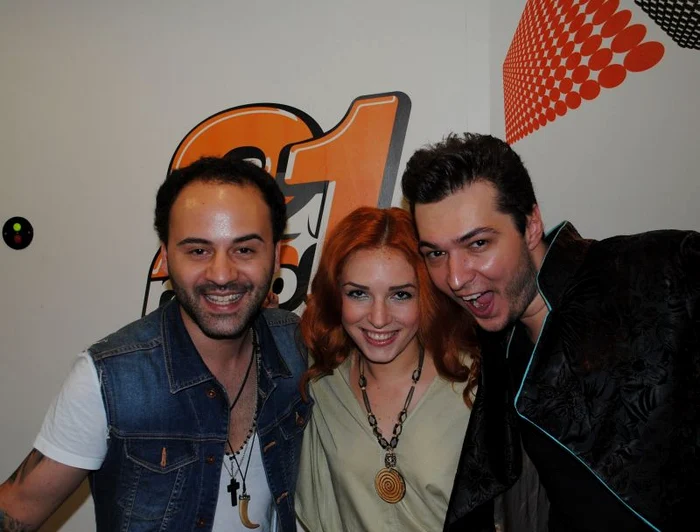 
    Matteo, Stella şi Liviu Hodor  