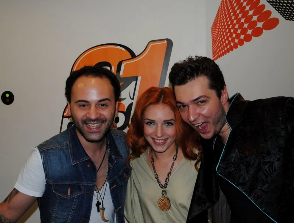 
    Matteo, Stella şi Liviu Hodor  
