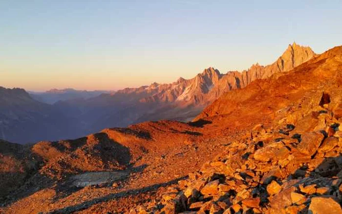 Urcând pe Mont Blanc FOTO