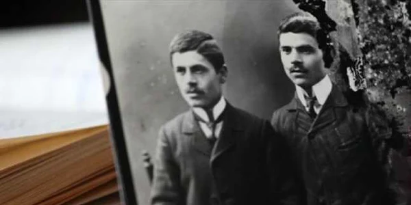 Fratii Manakia