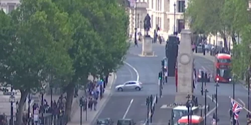 O mașină s a izbit de poarta de la Downing Street  Foto Captură video Twitter jpg