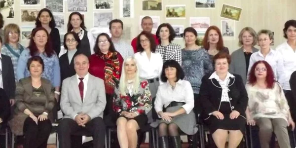 Stelian Marinescu - directorul Colegiului Naţional Mihai Eminescu din Constanţa - a murit Sutrsa Facebook liceu