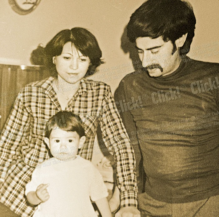 Alături de părinţii ei,  Beatrice şi Mircea