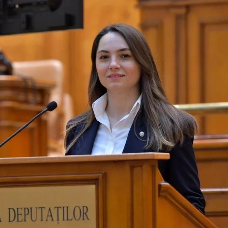 Ce acuzații le aduce lidera POT șefilor Parlamentului. FOTO Facebook / Anamaria Gavrilă