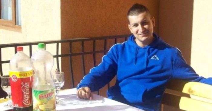 Poliţistul s-a împuşcat cu arma din dotare