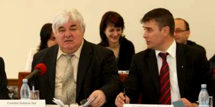 Iaşi: UPDATE Şefii Consiliului Judeţean se dau în judecată între ei