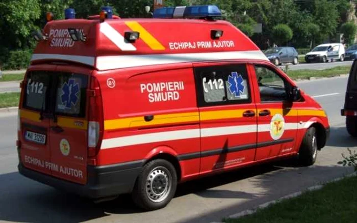 Ambulanţierii nu au mai avut cu ce să o ajute pe fetiţă...