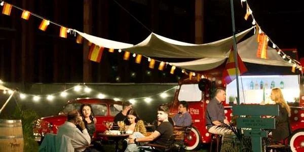 Caravana Food Trucks pentru prima oară la mare Sursa Gourmet Entertainment