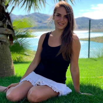 6 fiica lui nicolae al romaniei iris anna nicoleta carjan 4 jpg jpeg